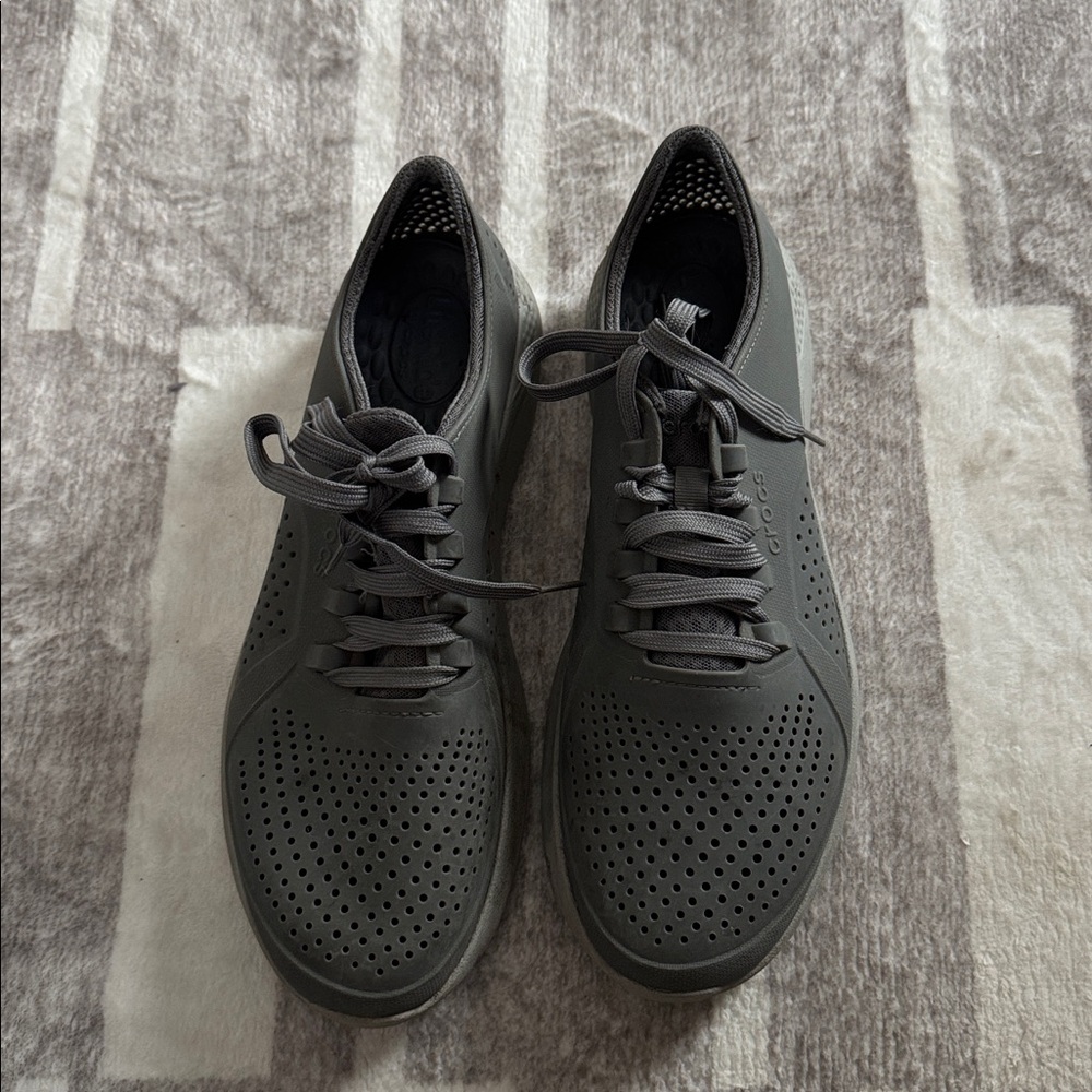 Croc’s lite ride gray shoes